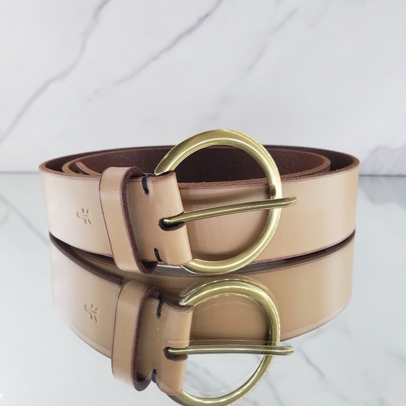 Frye Belt Tan Gold Tone Women's Flat Leather Belt Bohemian Boho Western Logo - Picture 3 of 3